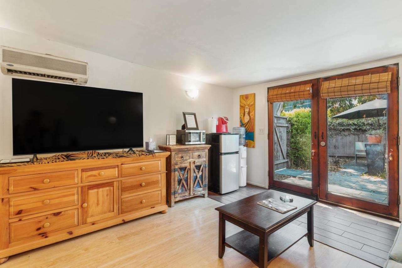 Private Studio City Guest House Лос-Анджелес Экстерьер фото